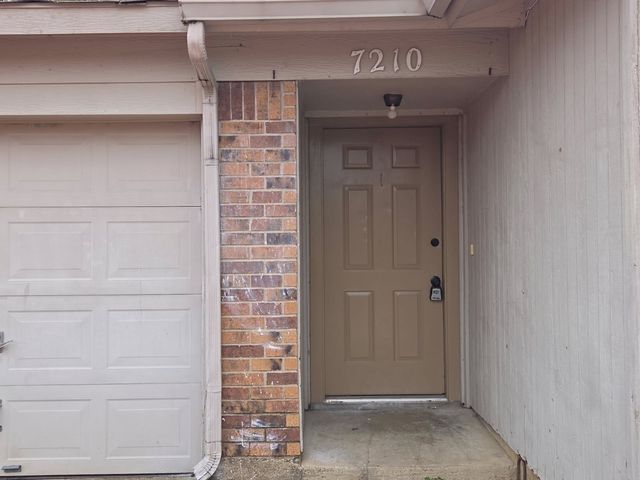 7210 NE Loop 820, North Richland Hills, TX 76180