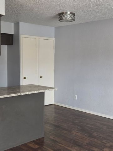 7210 NE Loop 820, North Richland Hills, TX 76180