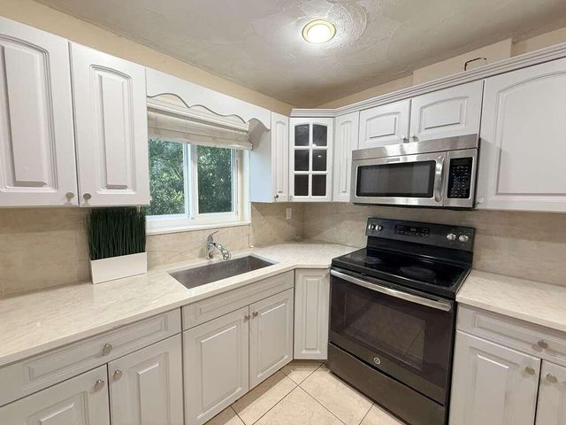 2210 Taylor Street 207, Hollywood, FL 33020