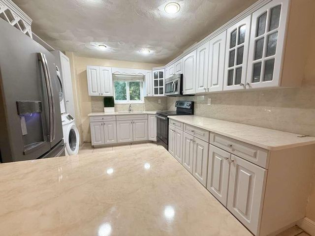 2210 Taylor Street 207, Hollywood, FL 33020