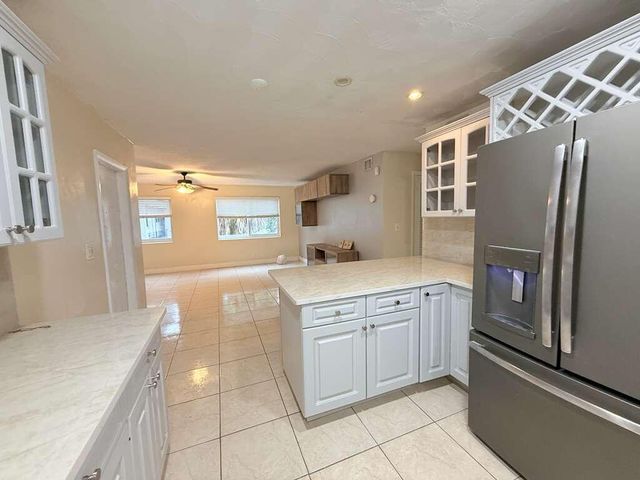 2210 Taylor Street 207, Hollywood, FL 33020