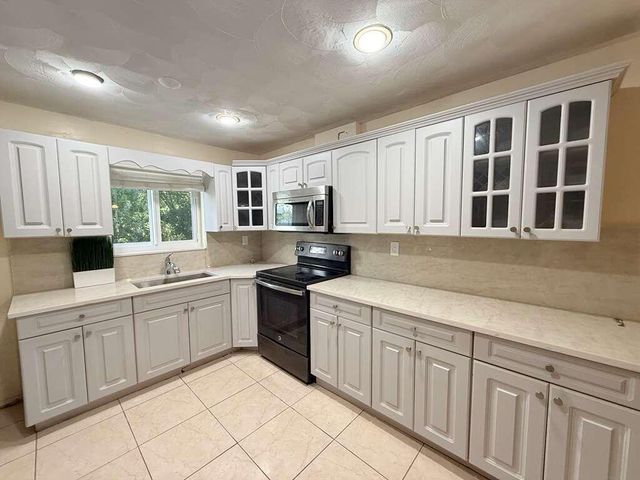 2210 Taylor Street 207, Hollywood, FL 33020