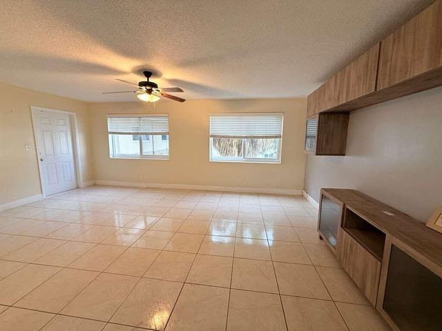 2210 Taylor Street 207, Hollywood, FL 33020