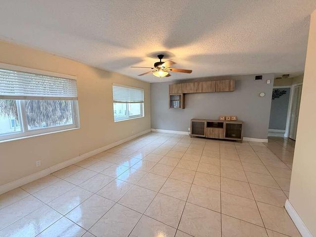 2210 Taylor Street 207, Hollywood, FL 33020