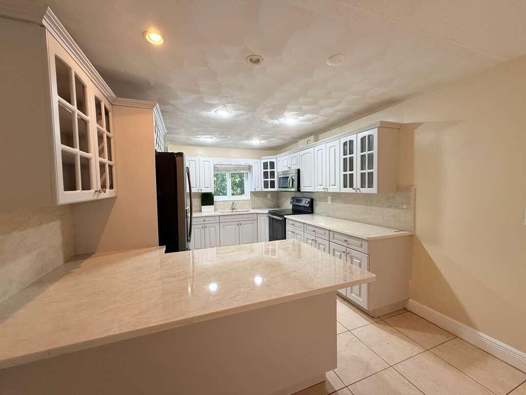 2210 Taylor Street 207, Hollywood, FL 33020