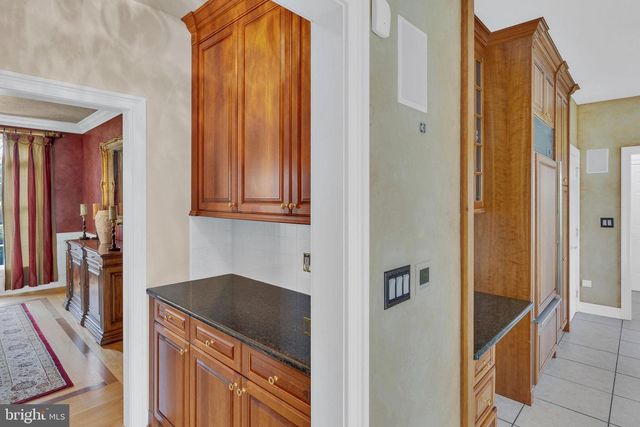 2 DAIRY FARM LANE, Lambertville, NJ 08530