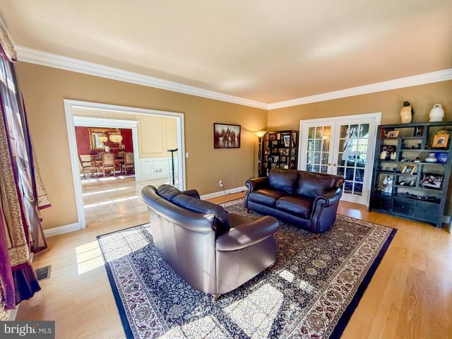 2 DAIRY FARM LANE, Lambertville, NJ 08530