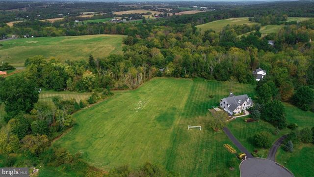 2 DAIRY FARM LANE, Lambertville, NJ 08530