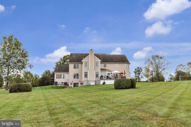 2 DAIRY FARM LANE, Lambertville, NJ 08530