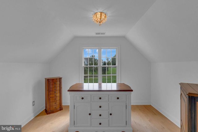 2 DAIRY FARM LANE, Lambertville, NJ 08530