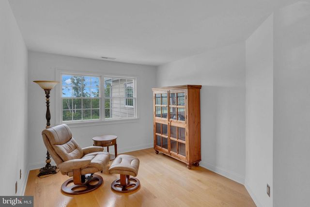 2 DAIRY FARM LANE, Lambertville, NJ 08530