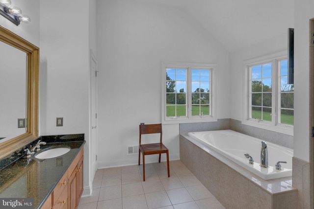 2 DAIRY FARM LANE, Lambertville, NJ 08530