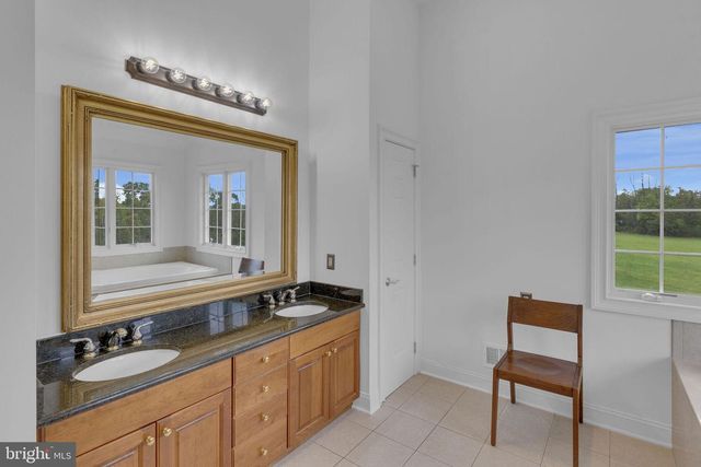 2 DAIRY FARM LANE, Lambertville, NJ 08530