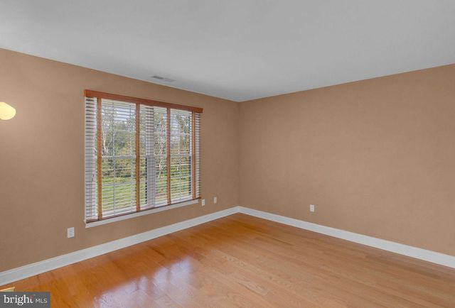 2 DAIRY FARM LANE, Lambertville, NJ 08530