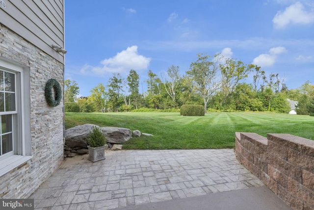 2 DAIRY FARM LANE, Lambertville, NJ 08530