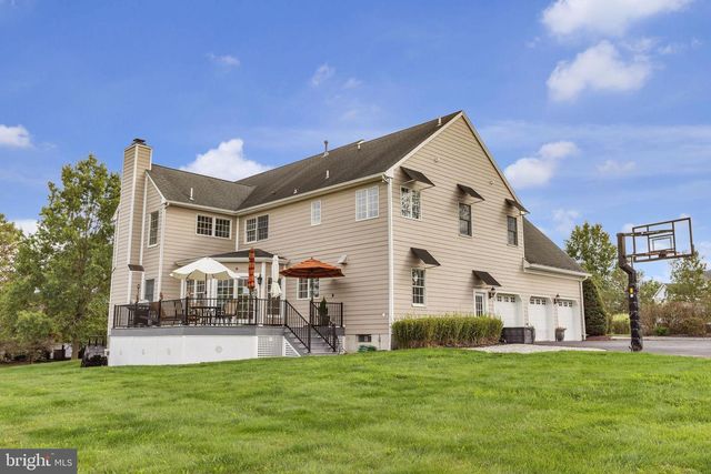 2 DAIRY FARM LANE, Lambertville, NJ 08530