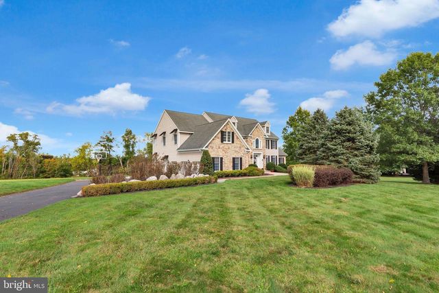 2 DAIRY FARM LANE, Lambertville, NJ 08530