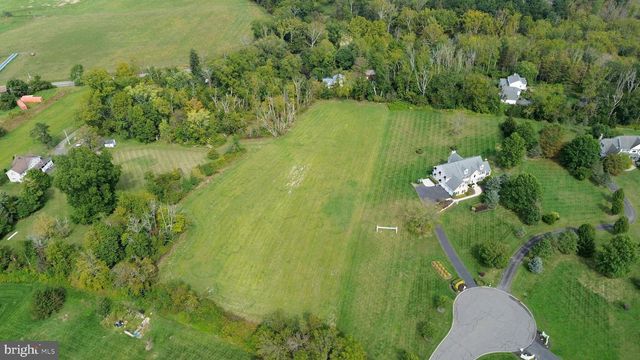 2 DAIRY FARM LANE, Lambertville, NJ 08530