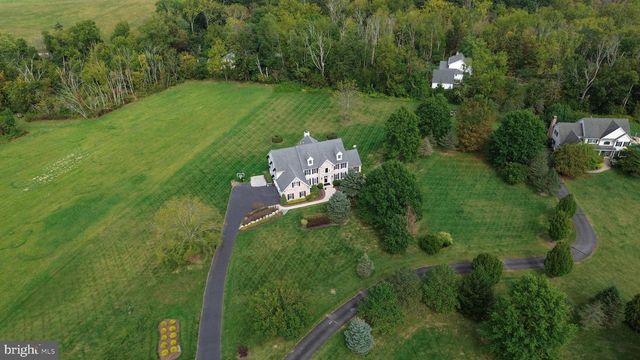 2 DAIRY FARM LANE, Lambertville, NJ 08530