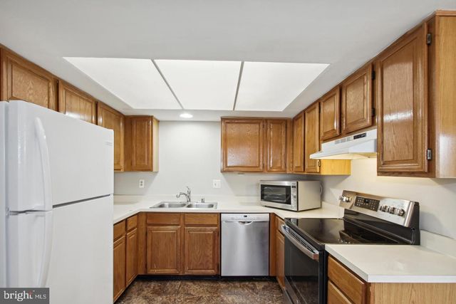 704 SUFFIELD DR, Gaithersburg, MD 20878