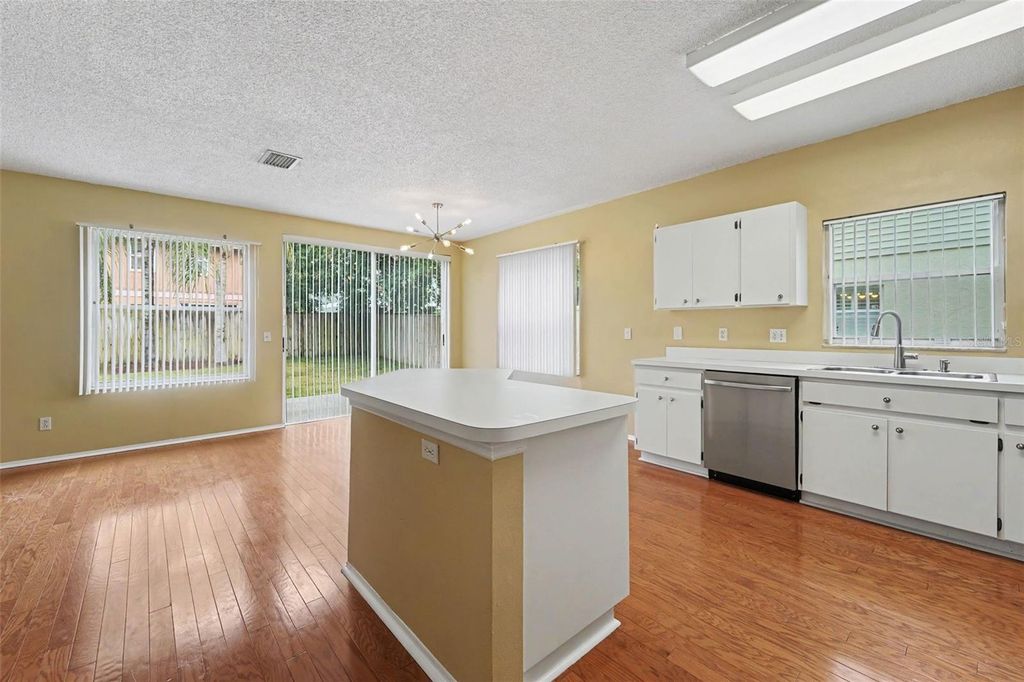 Image 11 of property listing at 16824 STANZA COURT, Tampa, FL 33624