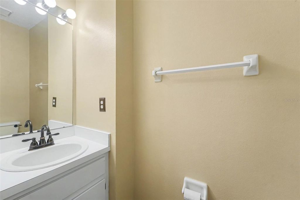 Image 17 of property listing at 16824 STANZA COURT, Tampa, FL 33624