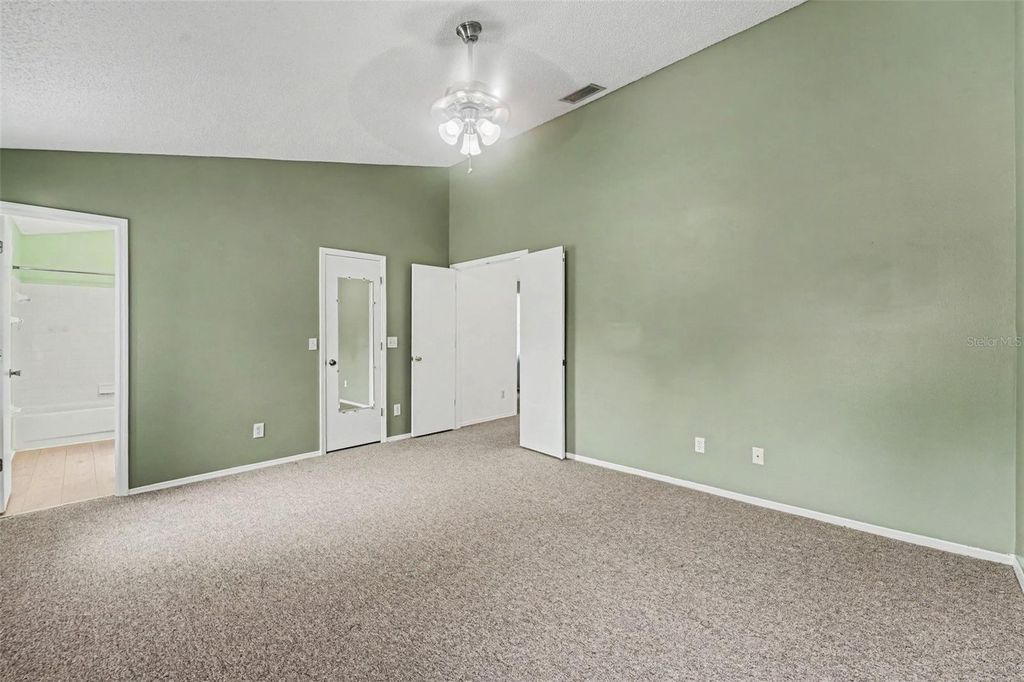Image 18 of property listing at 16824 STANZA COURT, Tampa, FL 33624