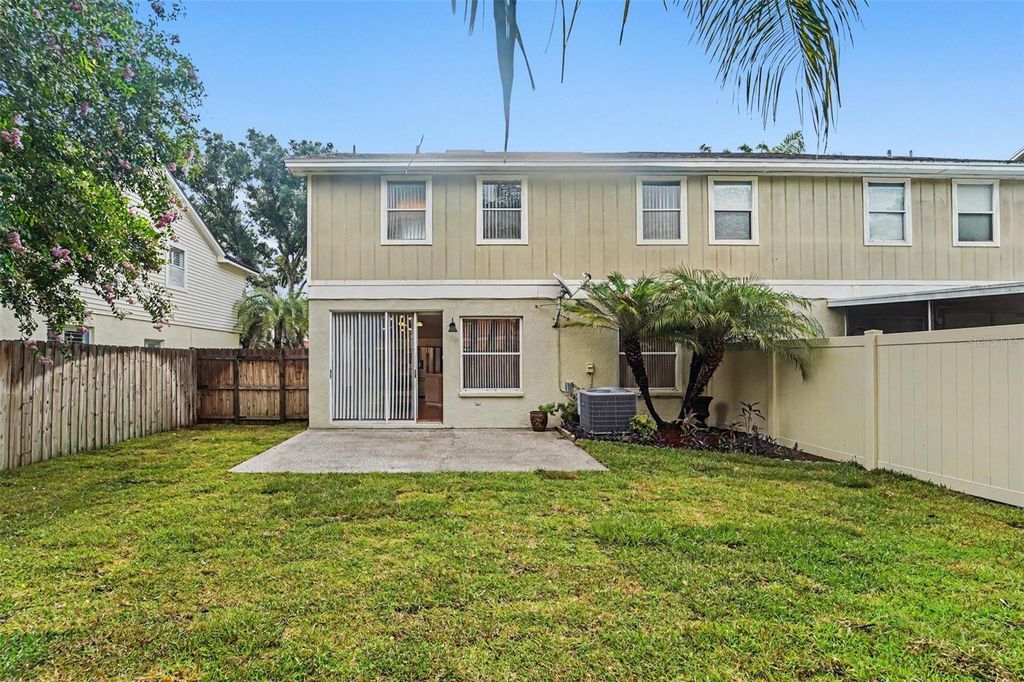 Image 28 of property listing at 16824 STANZA COURT, Tampa, FL 33624