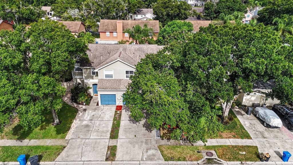 Image 31 of property listing at 16824 STANZA COURT, Tampa, FL 33624