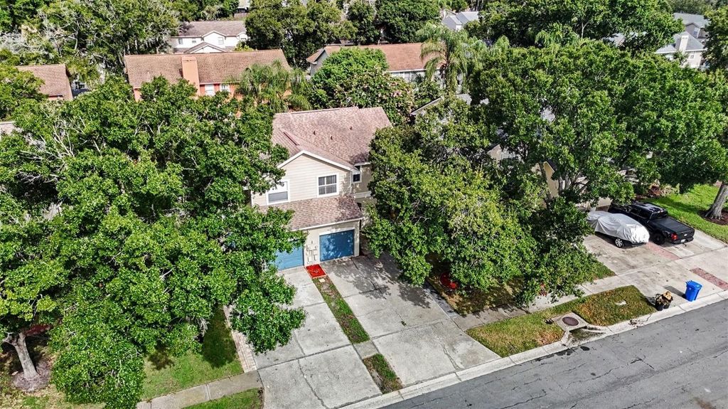 Image 32 of property listing at 16824 STANZA COURT, Tampa, FL 33624