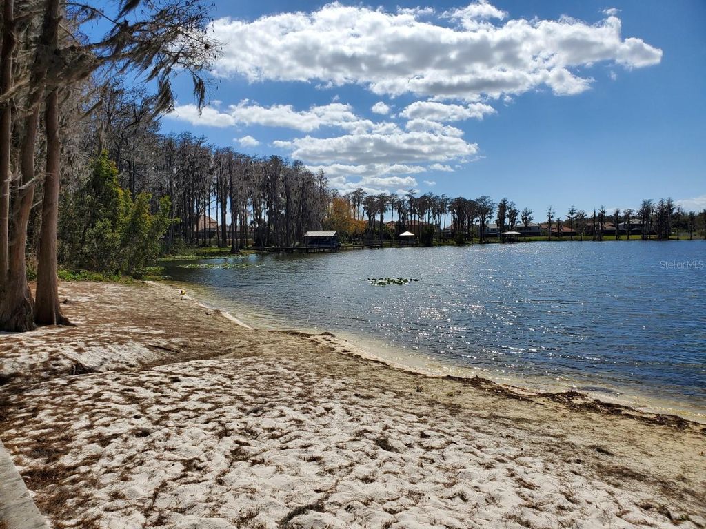 Image 43 of property listing at 16824 STANZA COURT, Tampa, FL 33624