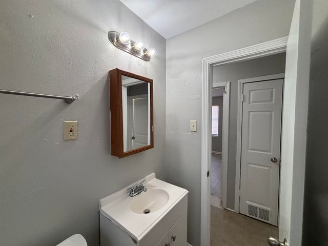 2551 DAKAR AVE, Memphis, TN 38127