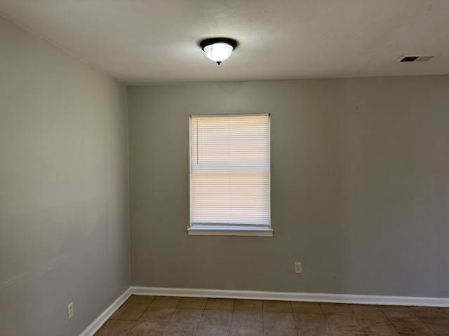 2551 DAKAR AVE, Memphis, TN 38127