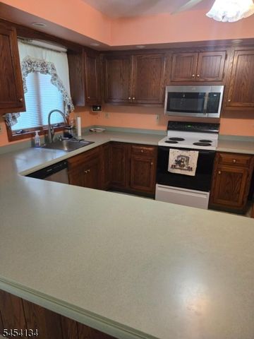 3 Alexandria Dr, Alexandria Twp., NJ 08867