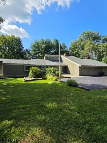 3 Alexandria Dr, Alexandria Twp., NJ 08867