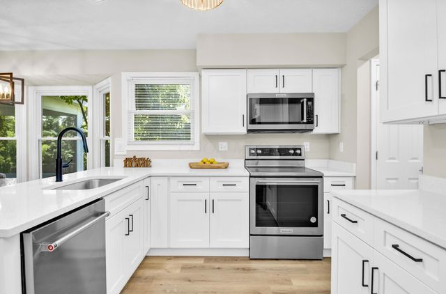 3320 Lindstrom Drive, Columbus, OH 43228