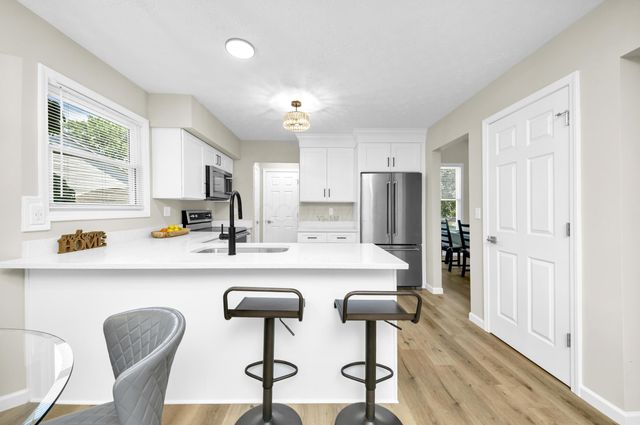 3320 Lindstrom Drive, Columbus, OH 43228