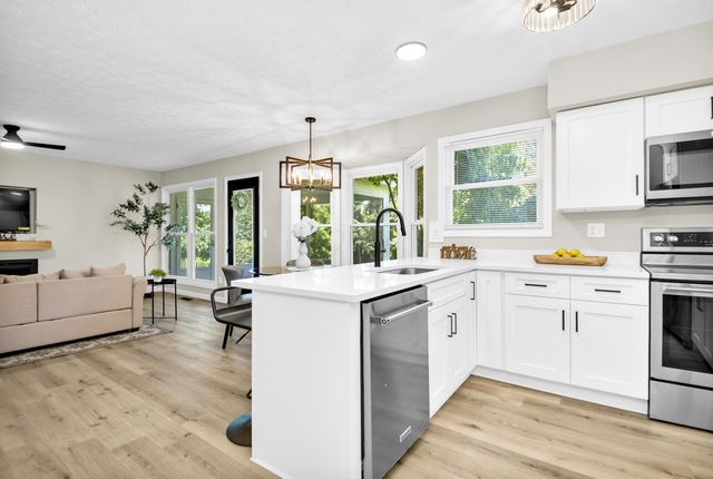 3320 Lindstrom Drive, Columbus, OH 43228