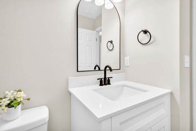 3320 Lindstrom Drive, Columbus, OH 43228