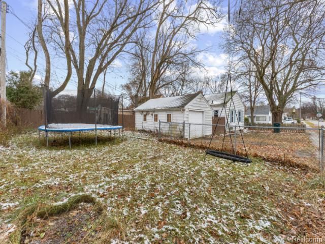 601 Jessop Avenue, Lansing, MI 48910