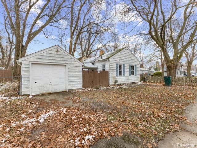 601 Jessop Avenue, Lansing, MI 48910