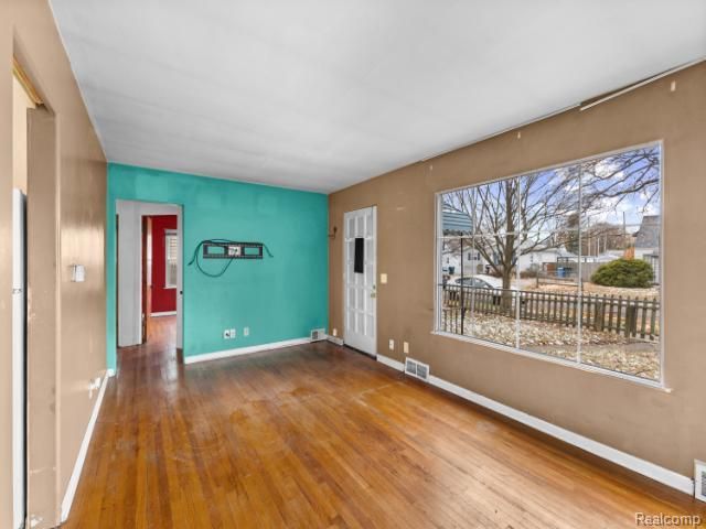 601 Jessop Avenue, Lansing, MI 48910