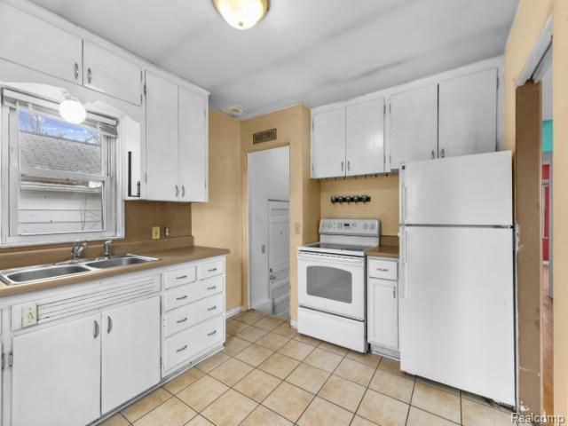 601 Jessop Avenue, Lansing, MI 48910