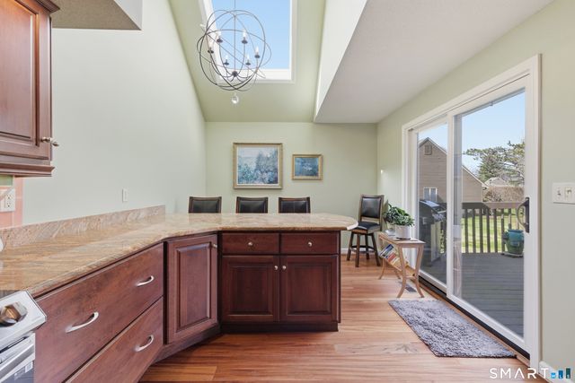 11 Saddle Ridge 11, Bloomfield, CT 06002