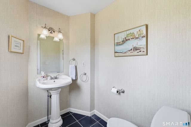 11 Saddle Ridge 11, Bloomfield, CT 06002