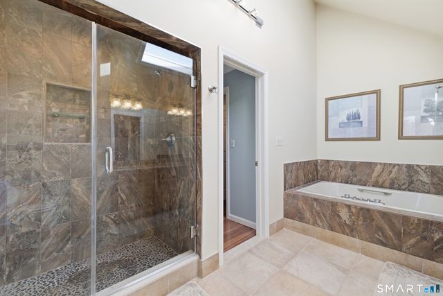 11 Saddle Ridge 11, Bloomfield, CT 06002