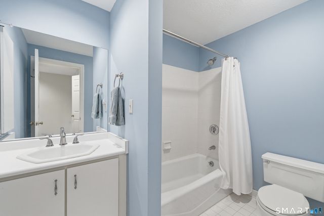 11 Saddle Ridge 11, Bloomfield, CT 06002