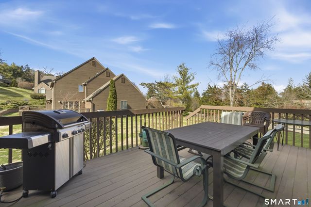 11 Saddle Ridge 11, Bloomfield, CT 06002