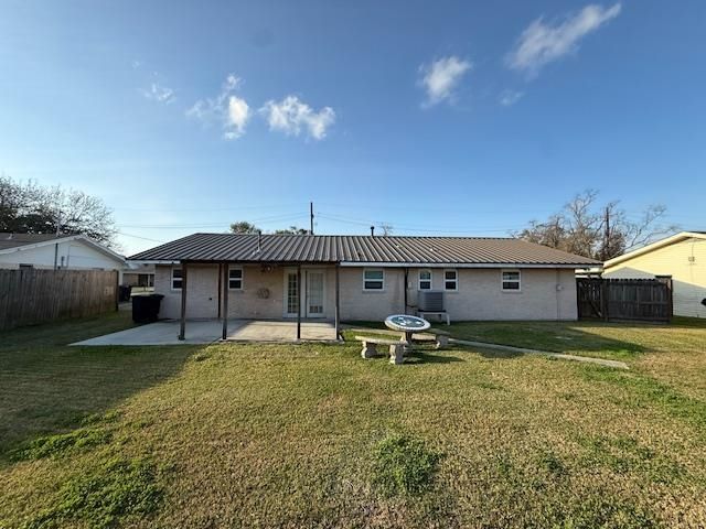 220 Glenwood Dr, Houma, LA 70363