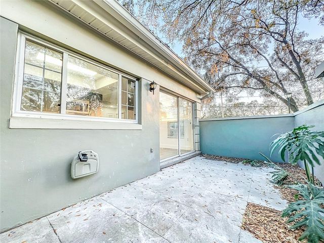 6233 DEWDROP WAY, Tampa, FL 33617